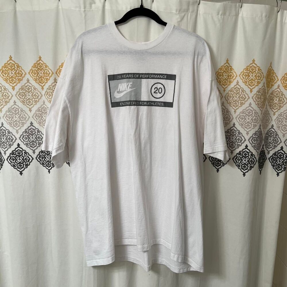 Vintage white Nike puff paint shirt